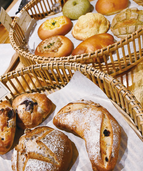 サワードウのパンや、日本のお馴染みのパンたち