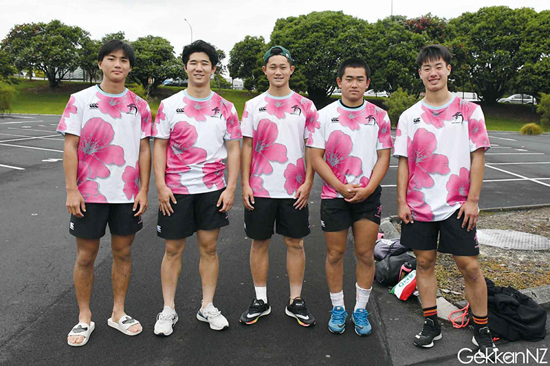日本からのテソン選手、瓜生丈道選手、吉田雅選手、福田正武選手、チス選手。
