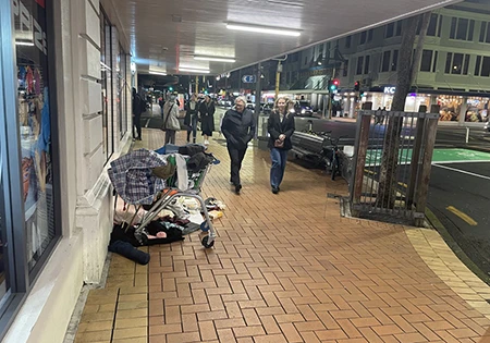 ホームレス問題に取り組む新しいサービス