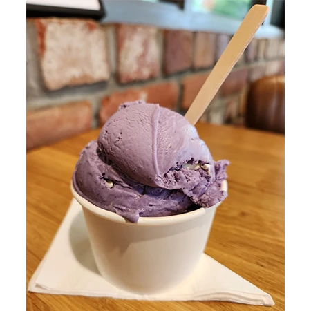 アイスクリームとジェラートの違いは乳脂肪分と空気の割合。