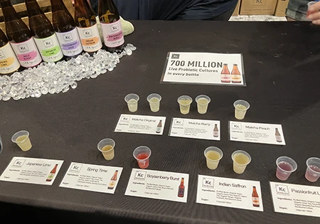 コンブチャ
Kc Kombucha